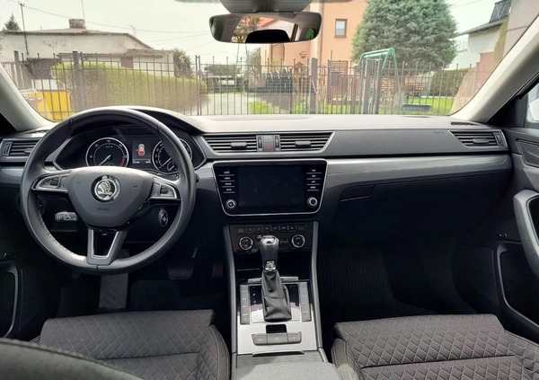 Skoda Superb cena 97899 przebieg: 121247, rok produkcji 2019 z Prudnik małe 562